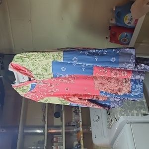 Top  floral design  kangaroo pouch hooded